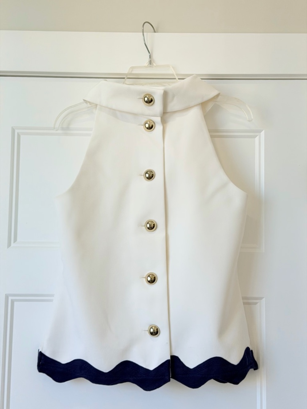 Sail to Sable White Sleeveless Button Front Top with Navy Scallop Trim